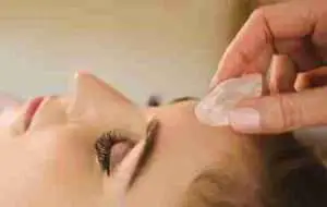 Crystal healing for pain relief