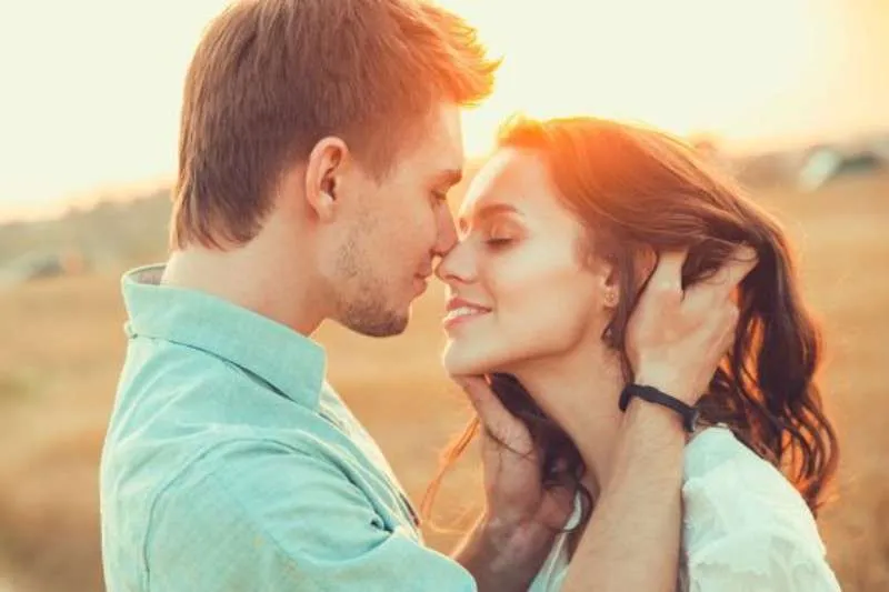 What to Expect When An Libra Man Kisses You.